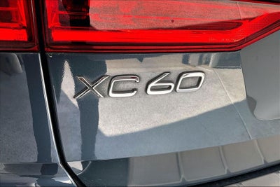 2023 Volvo XC60 B6 Ultimate Bright Theme
