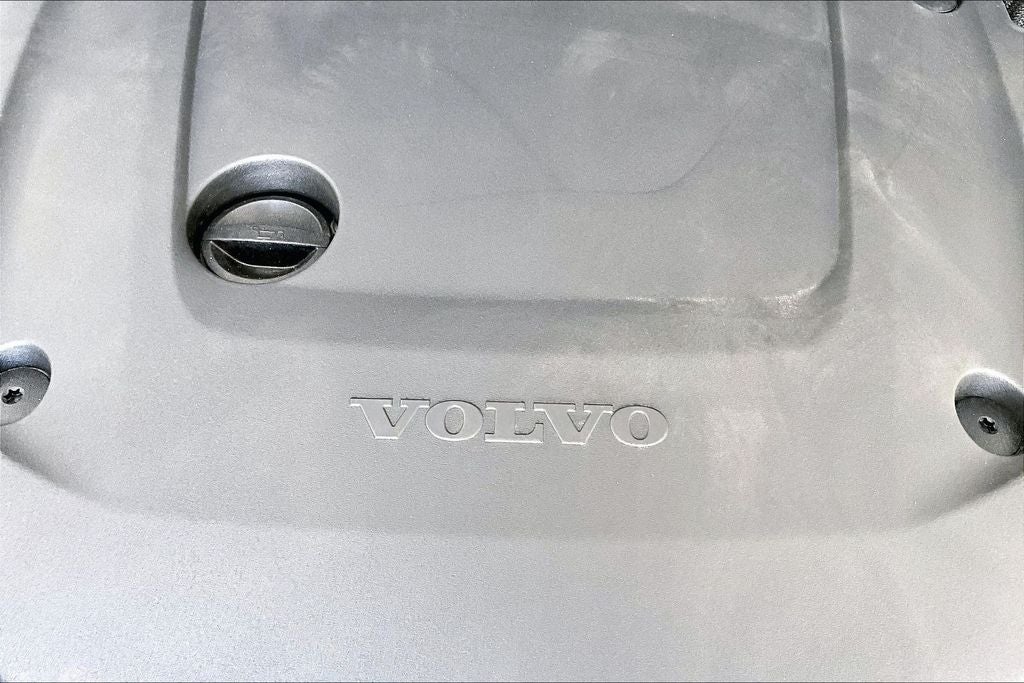 2023 Volvo XC60 B6 Ultimate Bright Theme