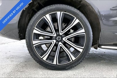 2023 Volvo XC60 B6 Ultimate Bright Theme