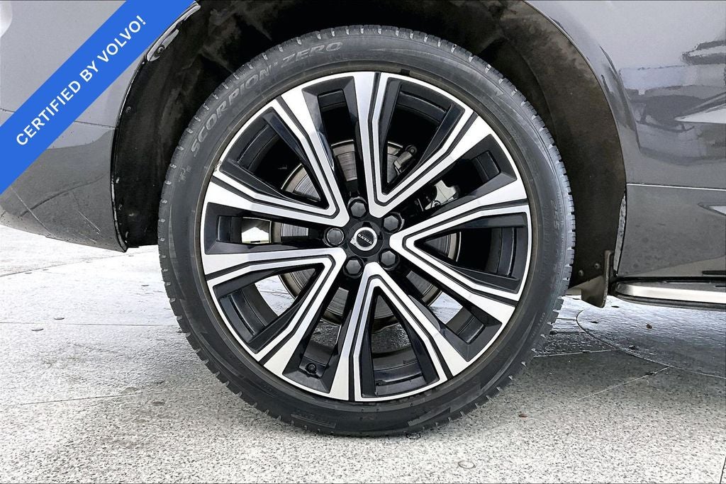 2023 Volvo XC60 B6 Ultimate Bright Theme