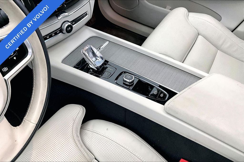 2023 Volvo XC60 B6 Ultimate Bright Theme