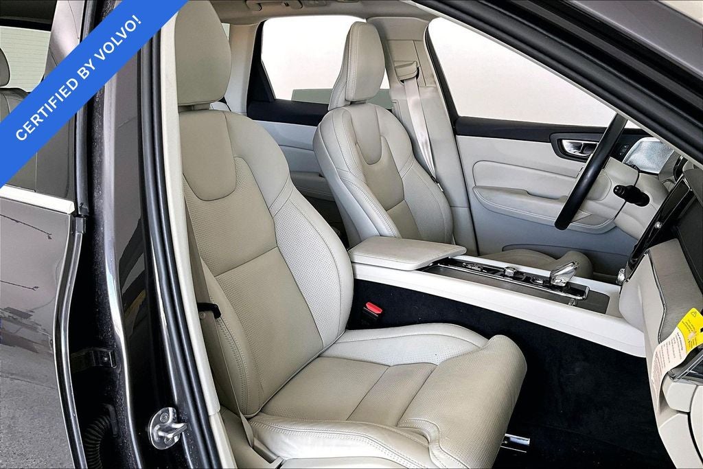 2023 Volvo XC60 B6 Ultimate Bright Theme