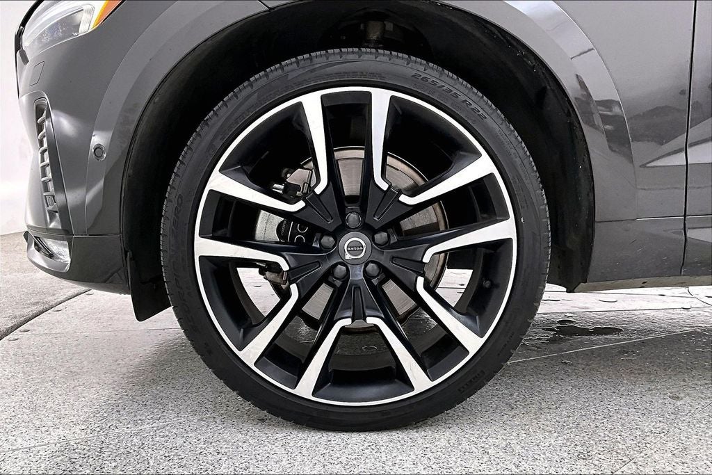 2023 Volvo XC60 B6 Ultimate Dark Theme