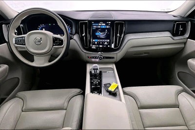 2023 Volvo XC60 B6 Ultimate Dark Theme