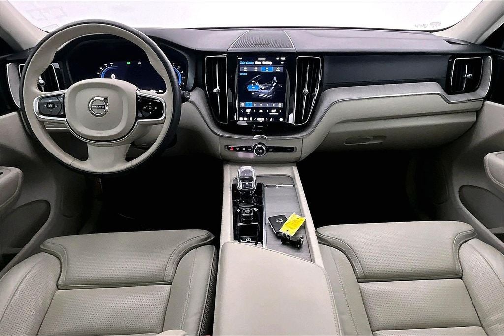 2023 Volvo XC60 B6 Ultimate Dark Theme