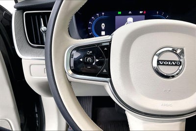 2023 Volvo XC60 B6 Ultimate Dark Theme