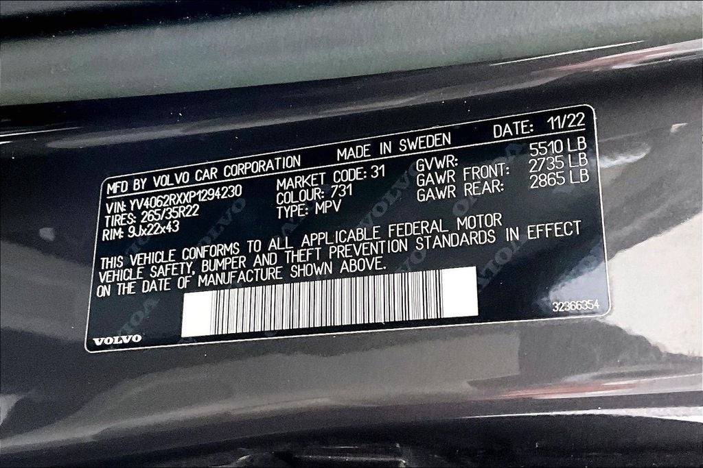 2023 Volvo XC60 B6 Ultimate Dark Theme