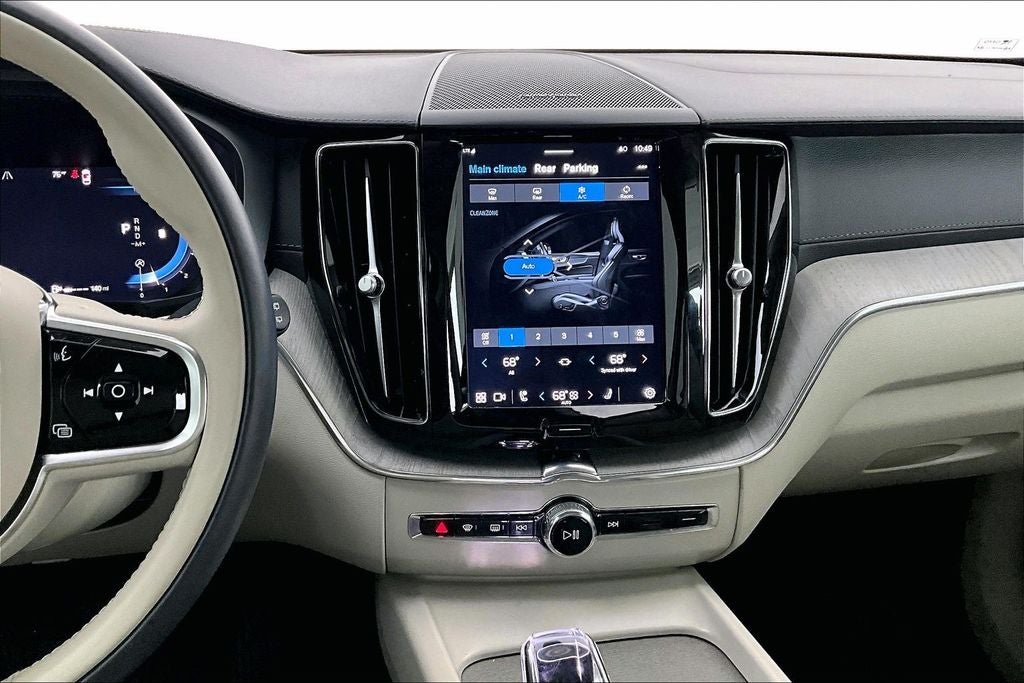 2023 Volvo XC60 B6 Ultimate Dark Theme