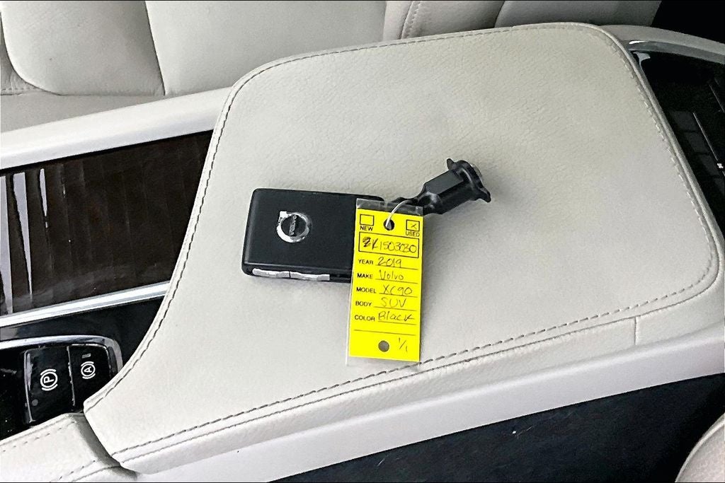 2019 Volvo XC90 T5 Momentum