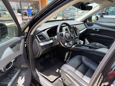 2021 Volvo XC90 T5 Momentum