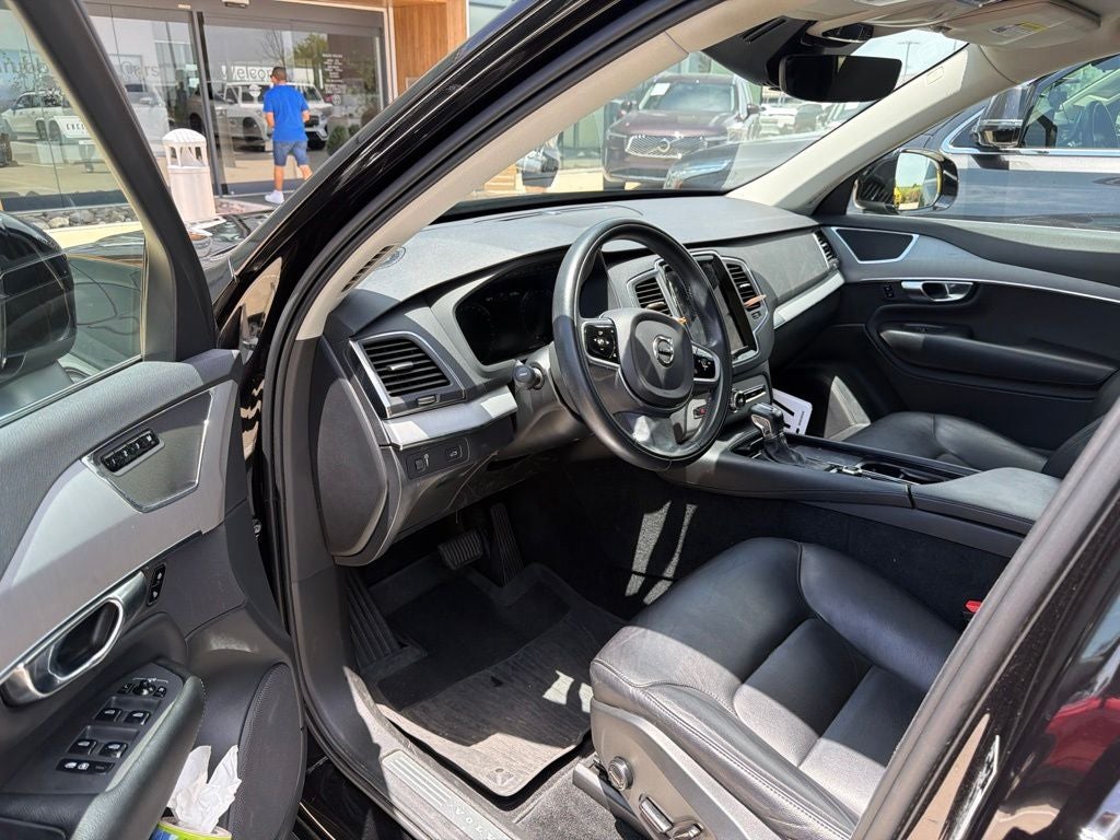 2021 Volvo XC90 T5 Momentum