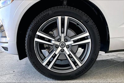 2020 Volvo XC60 T5 Momentum