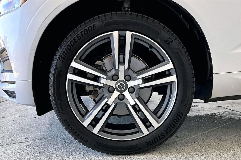 2020 Volvo XC60 T5 Momentum
