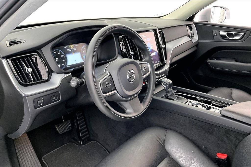 2020 Volvo XC60 T5 Momentum