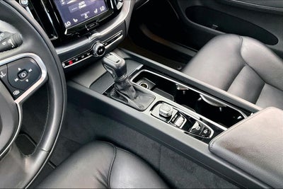 2020 Volvo XC60 T5 Momentum
