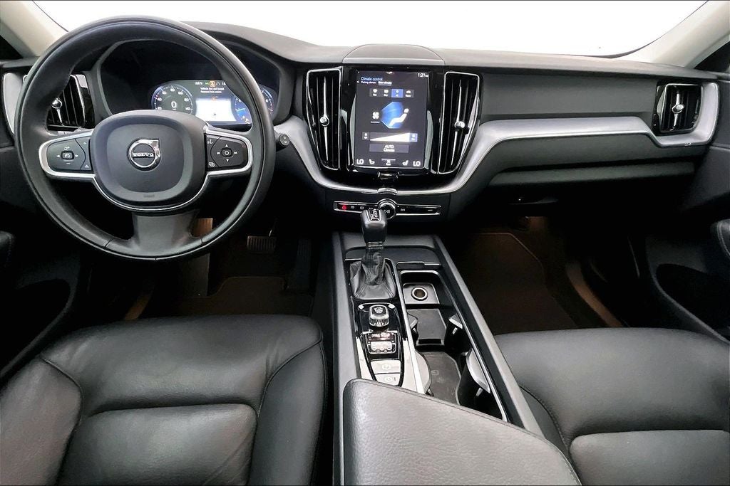 2020 Volvo XC60 T5 Momentum