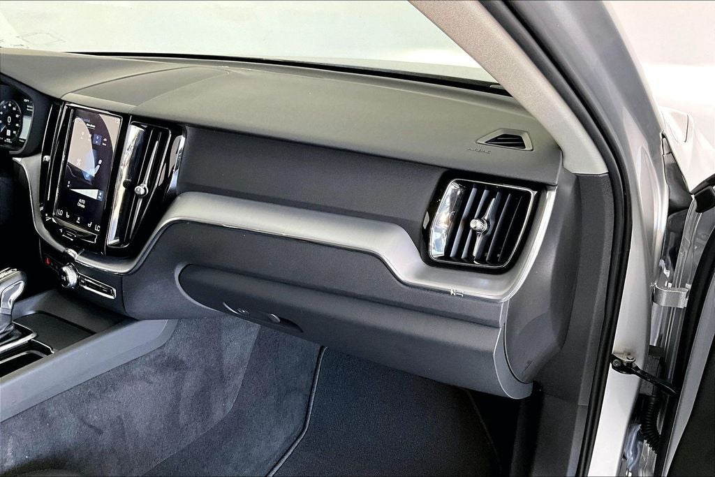 2020 Volvo XC60 T5 Momentum