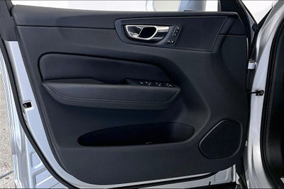 2020 Volvo XC60 T5 Momentum