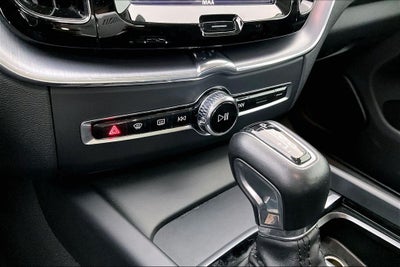 2020 Volvo XC60 T5 Momentum