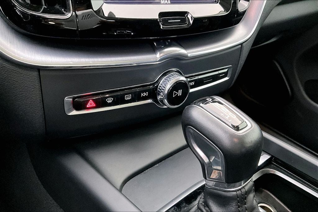 2020 Volvo XC60 T5 Momentum