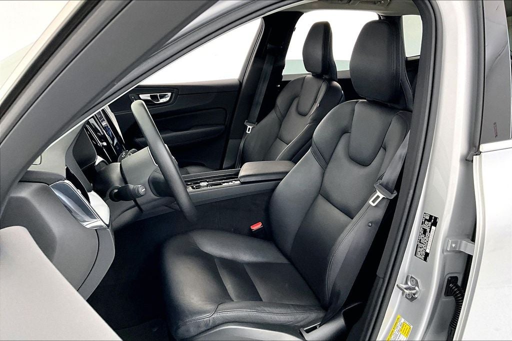 2020 Volvo XC60 T5 Momentum