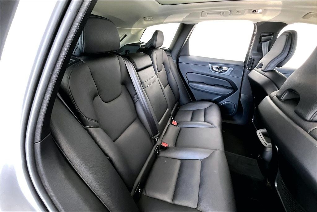 2020 Volvo XC60 T5 Momentum