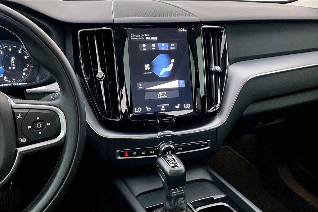 2020 Volvo XC60 T5 Momentum