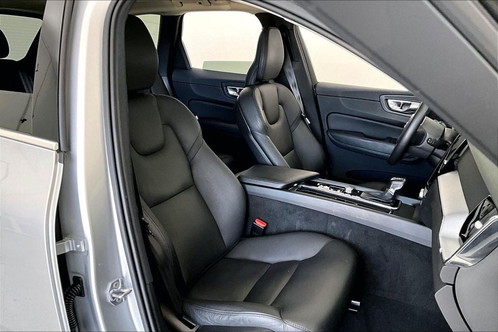 2020 Volvo XC60 T5 Momentum