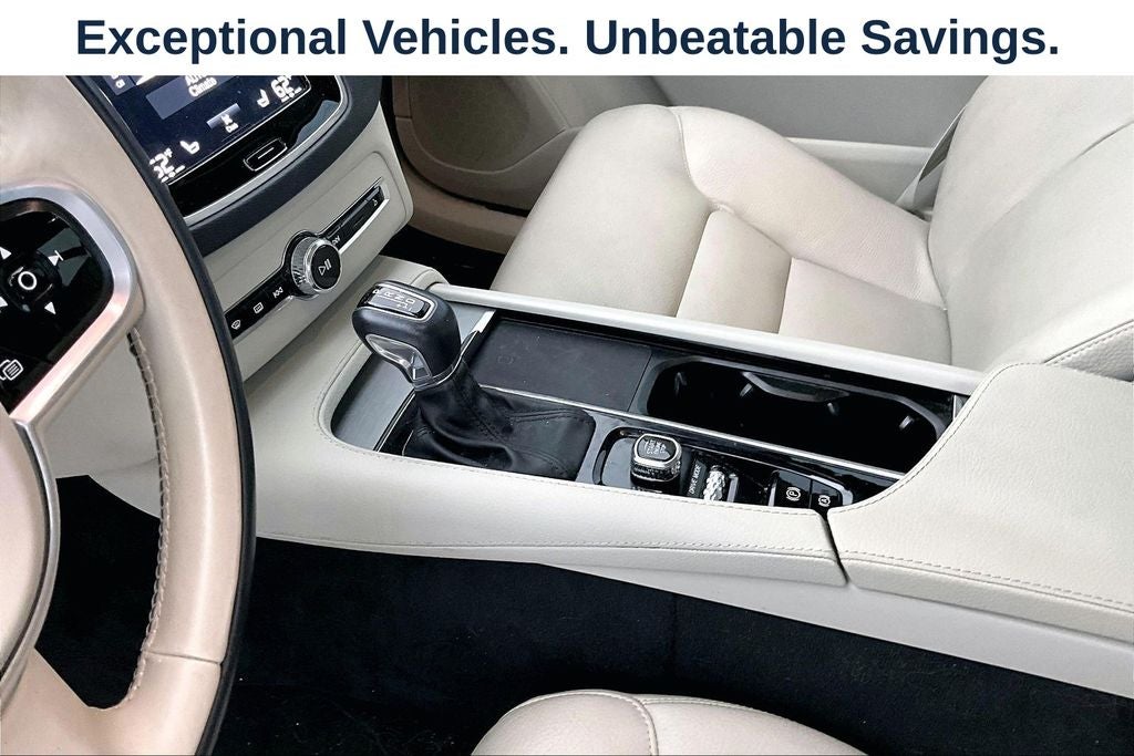 2021 Volvo XC90 T5 Momentum