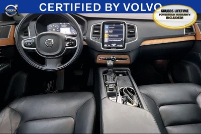 2022 Volvo XC90 T5 Momentum