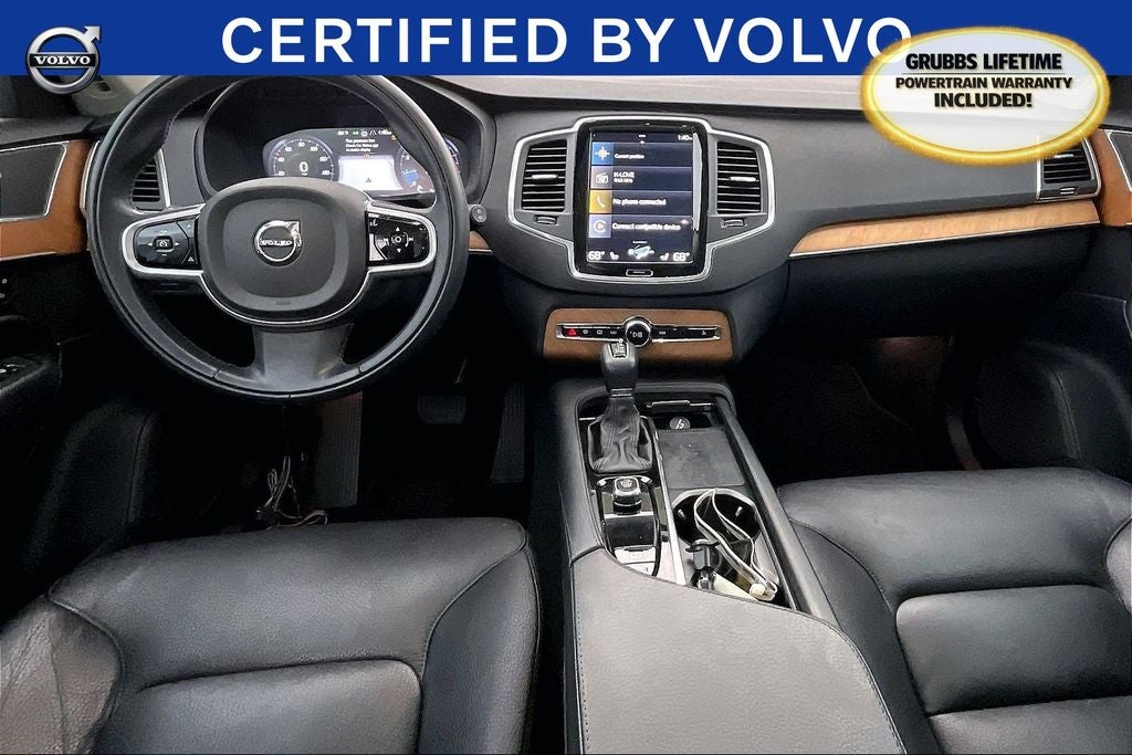 2022 Volvo XC90 T5 Momentum