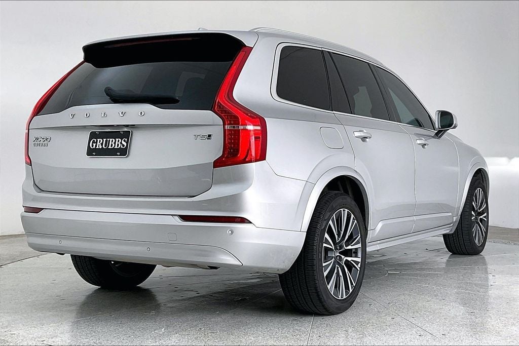 2022 Volvo XC90 T5 Momentum