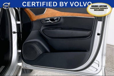 2022 Volvo XC90 T5 Momentum