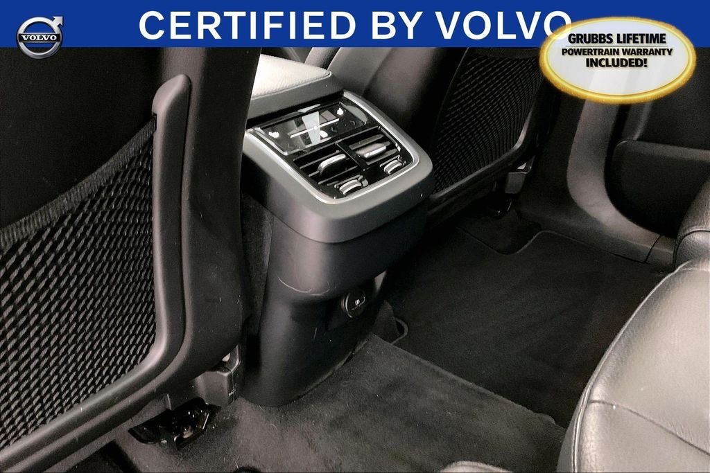 2022 Volvo XC90 T5 Momentum