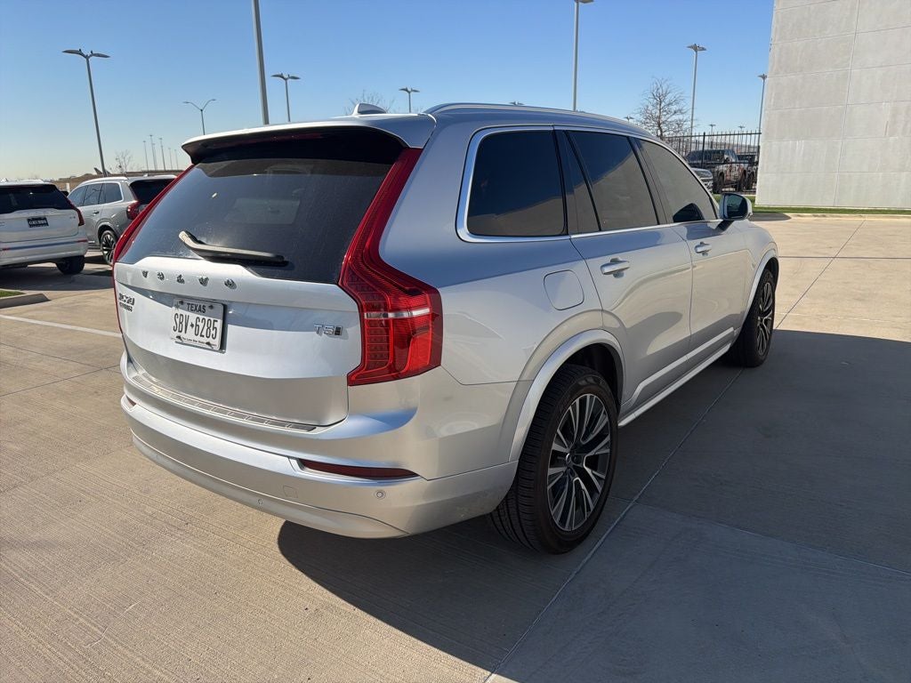 2022 Volvo XC90 T5 Momentum