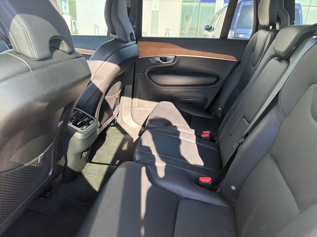 2022 Volvo XC90 T5 Momentum