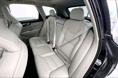 2021 Volvo XC60 T5 Momentum