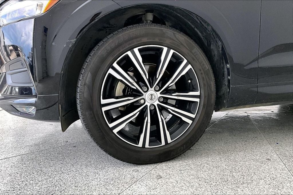 2021 Volvo XC60 T5 Momentum