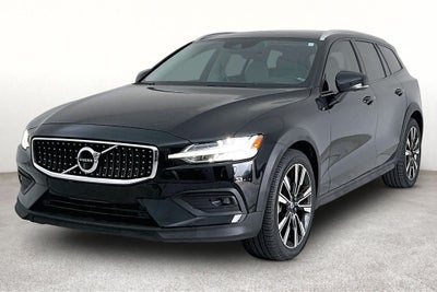 2022 Volvo V60 Cross Country T5