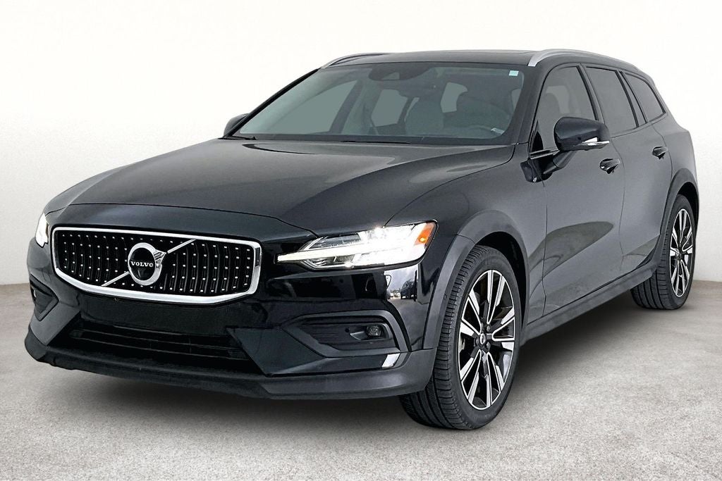 2022 Volvo V60 Cross Country T5