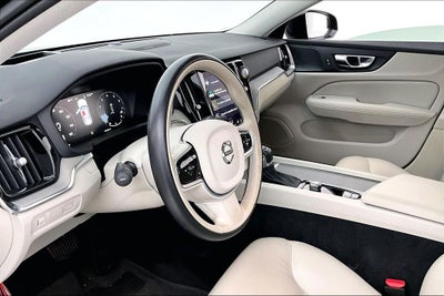 2022 Volvo V60 Cross Country T5