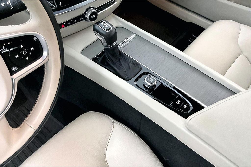 2022 Volvo V60 Cross Country T5