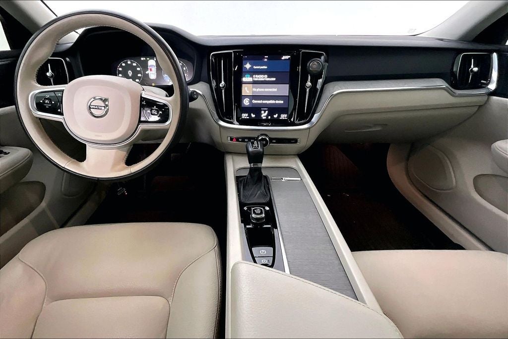 2022 Volvo V60 Cross Country T5