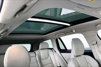 2022 Volvo V60 Cross Country T5