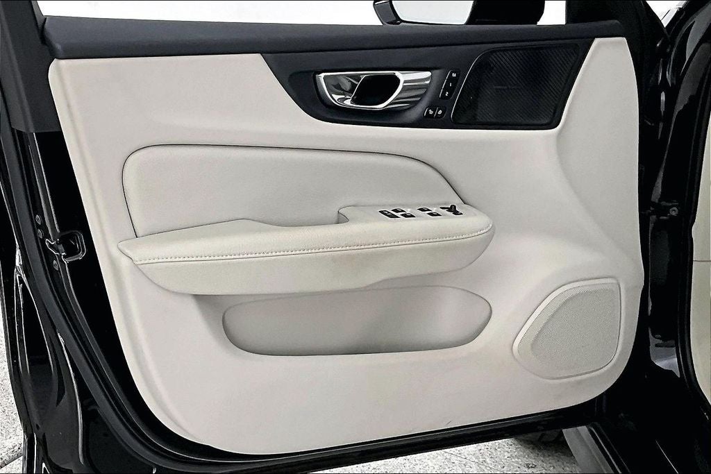 2022 Volvo V60 Cross Country T5