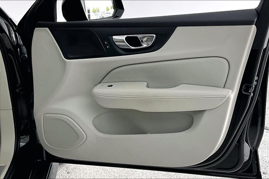 2022 Volvo V60 Cross Country T5