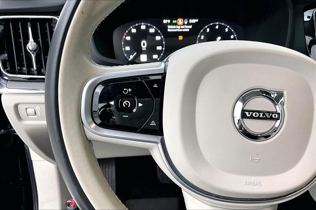 2022 Volvo V60 Cross Country T5