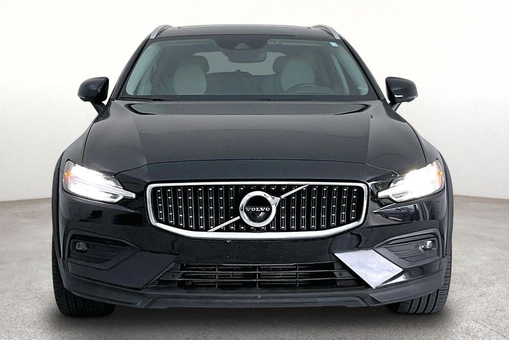 2022 Volvo V60 Cross Country T5