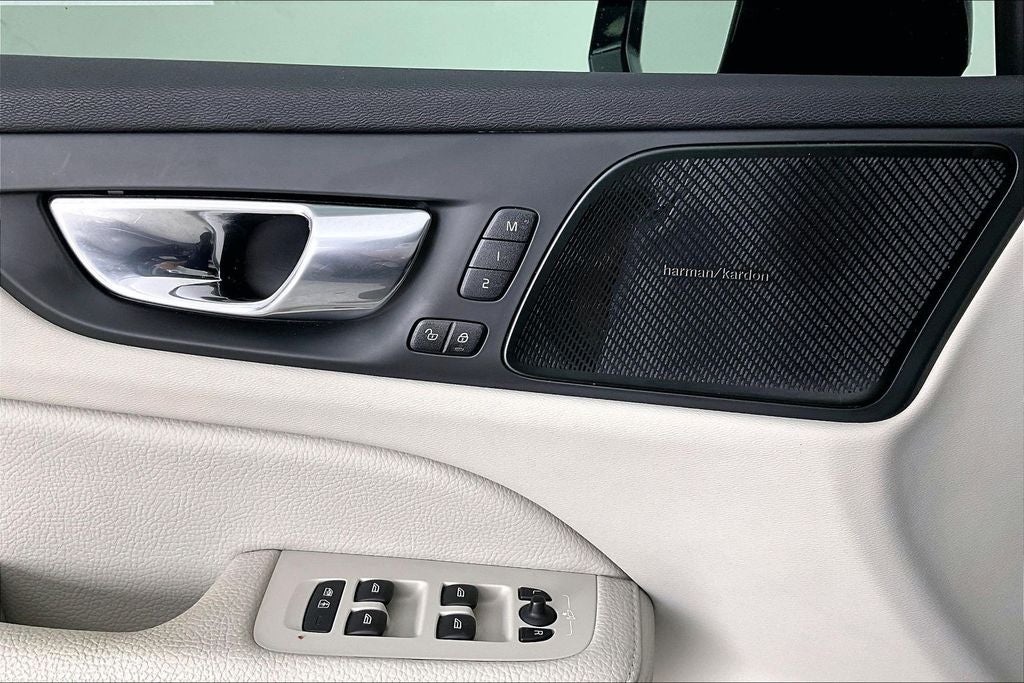 2022 Volvo V60 Cross Country T5