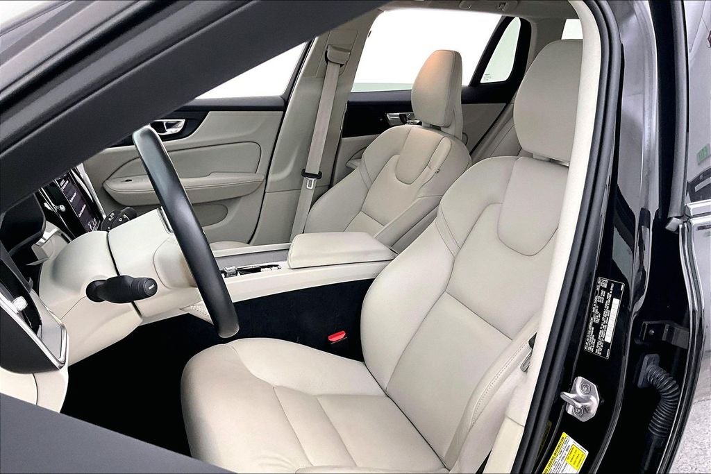 2022 Volvo V60 Cross Country T5